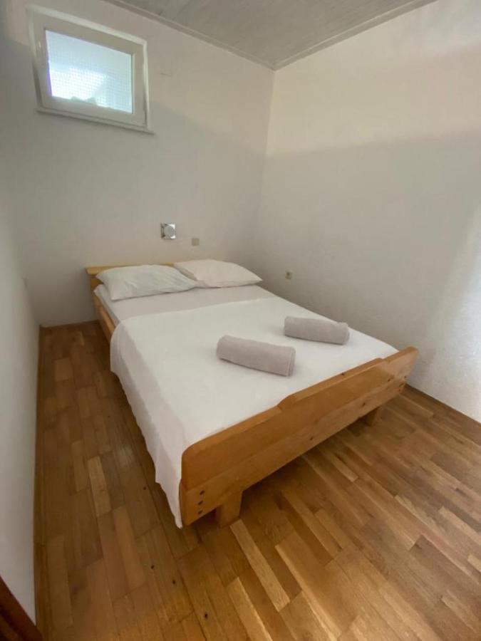 Apartments Maricic スヴェティ・ペタル エクステリア 写真